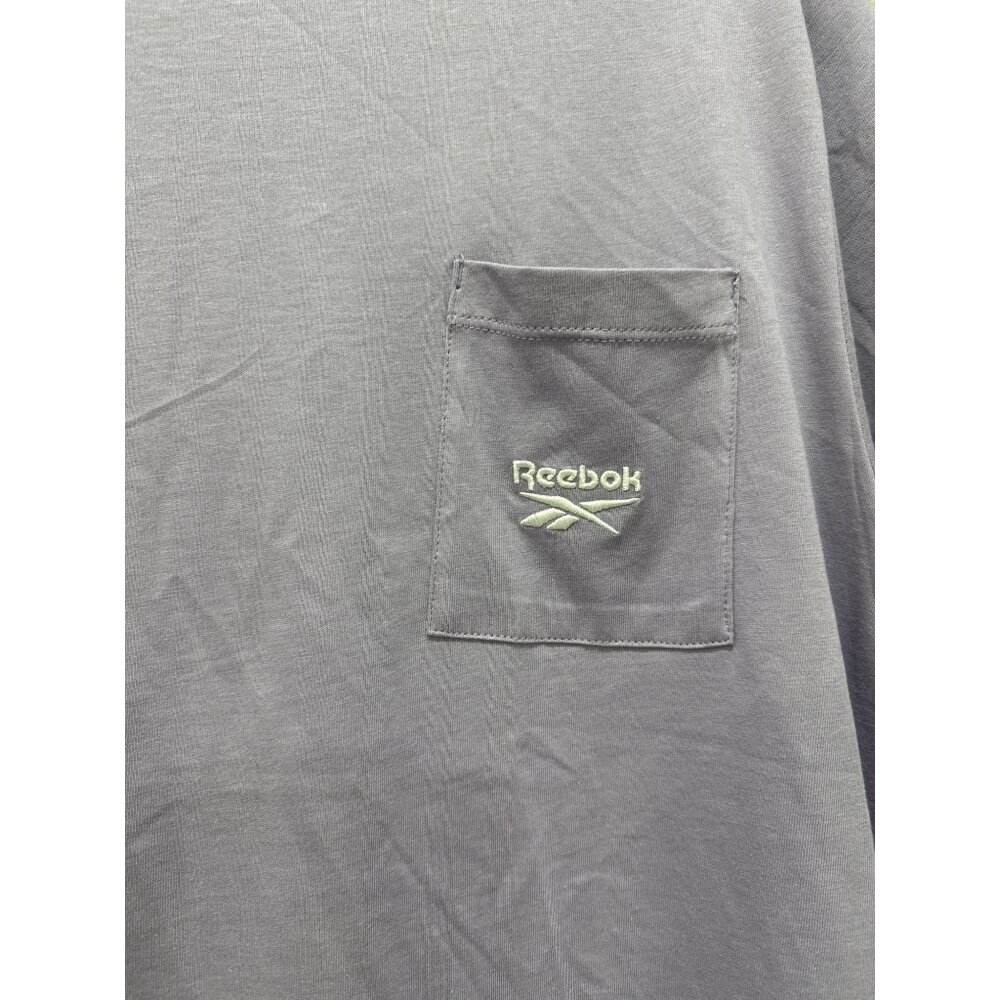 Reebok Women’s Pocket T-Shirt - Size: 3XL - Picture 2 of 4